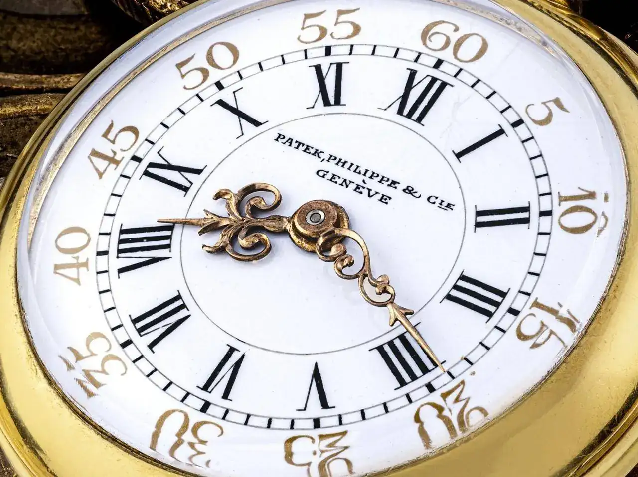 Patek Philippe - Lot 2306.JPG