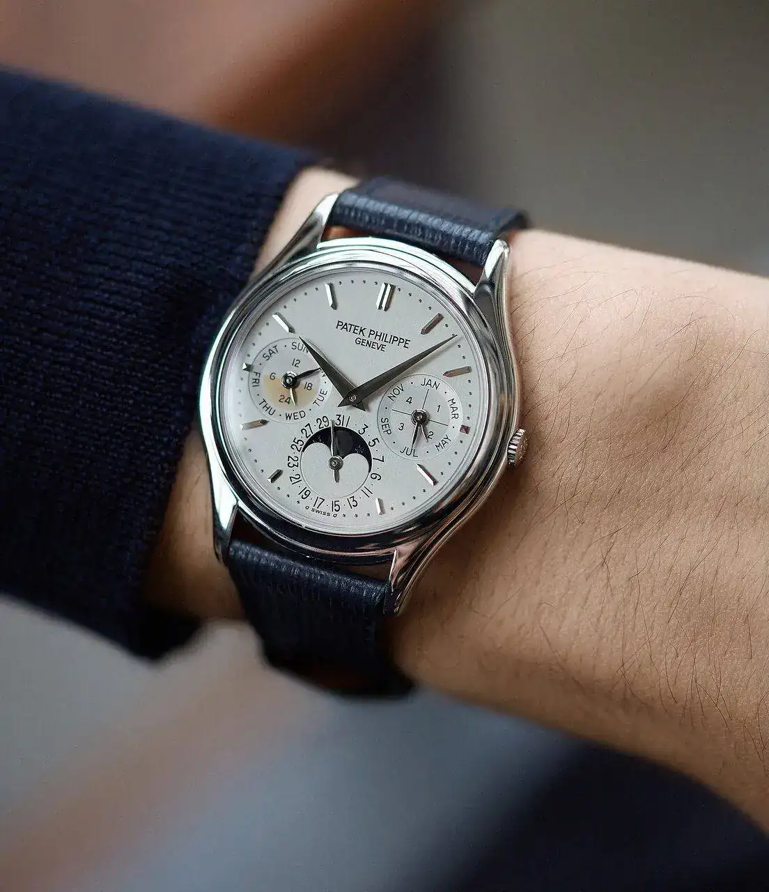 Patek_Philippe_3940P_perpetual_calendar_platinum_watch_at_A_Collected_Man_London5.webp