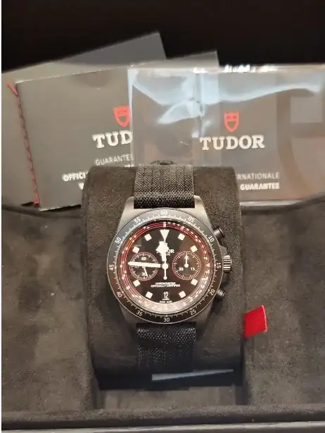 Pelagos FXD Chrono ESTUCHE.webp