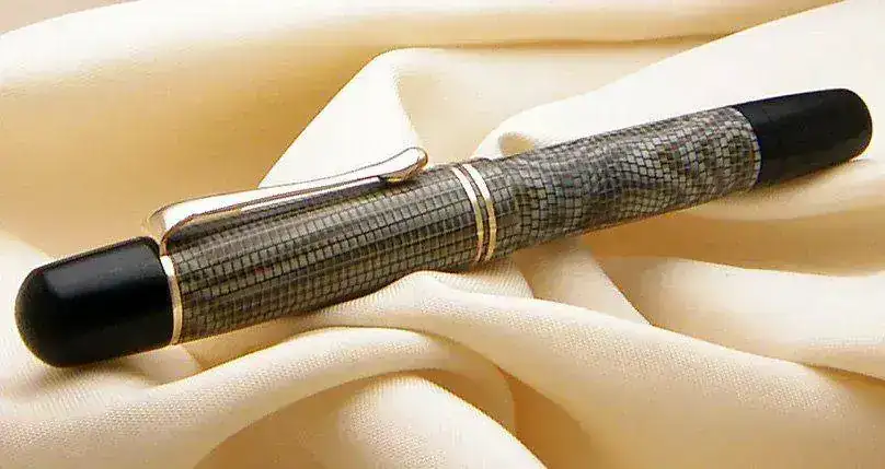 Pelikan-101N-Lizard-5.webp
