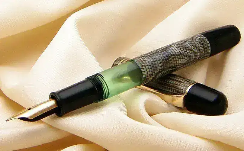 Pelikan-101N-Lizard-9.webp