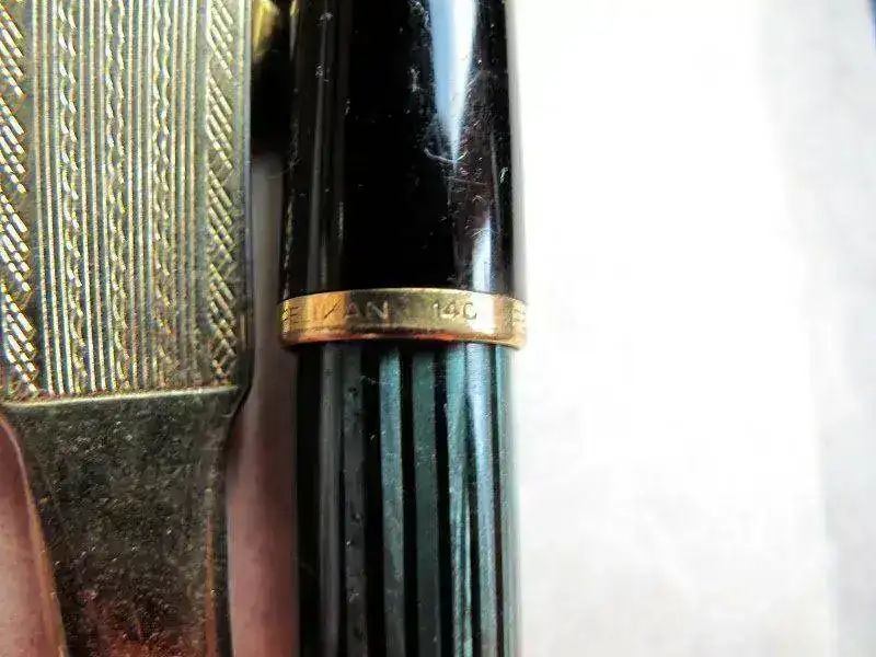 pelikan140.webp