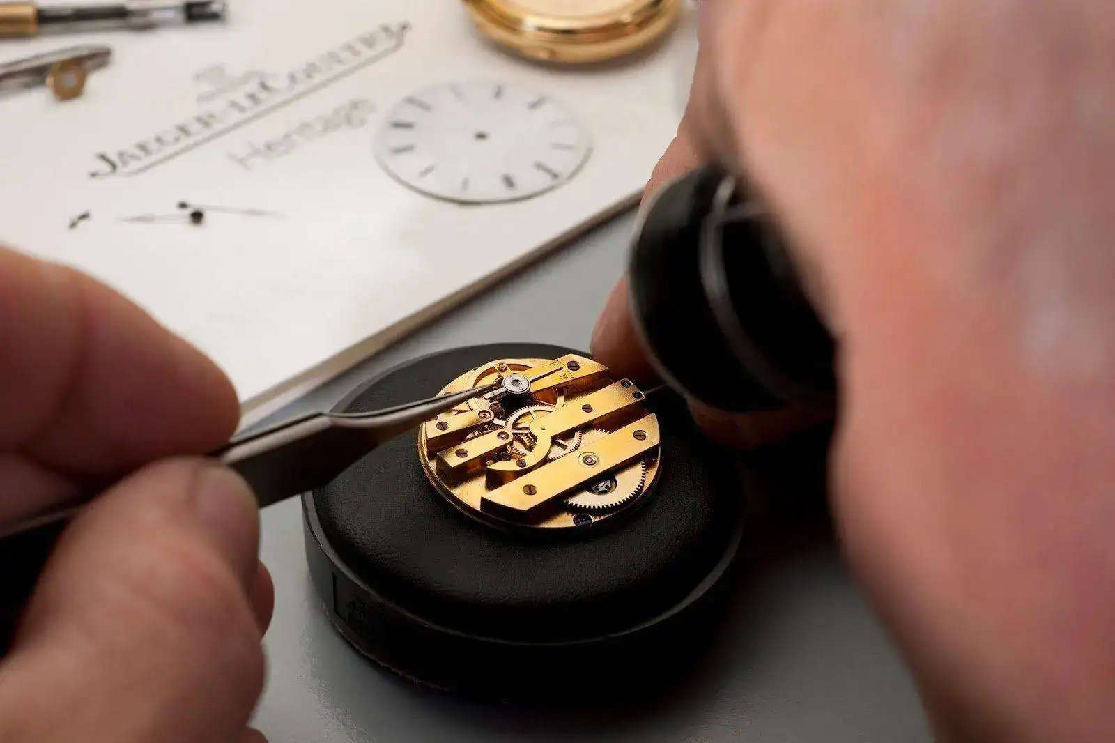 pendant_watch_restoration_eveline_perroud_3.webp