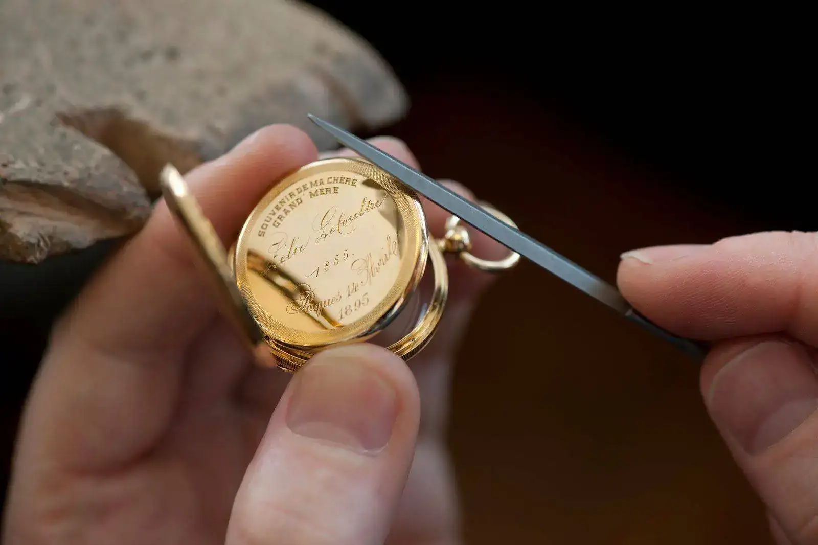 pendant_watch_restoration_eveline_perroud_9.webp