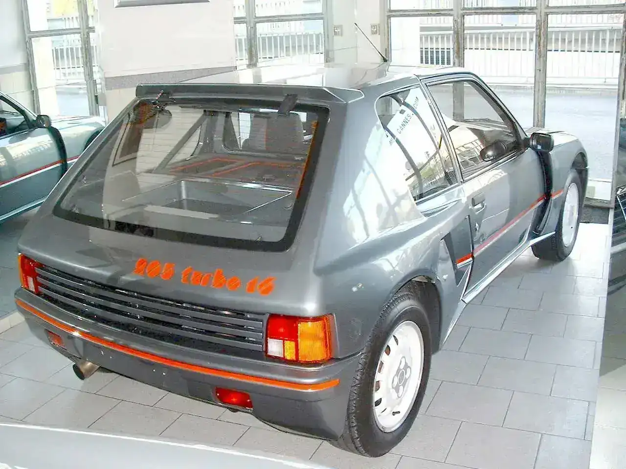 peugeot_205_T16.webp