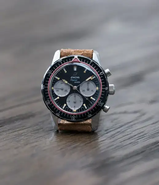 ph_steel_watch_at_A_Collected_Man_London-01_grande.webp