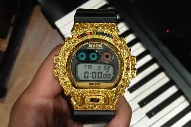 pharrell-custom-bape-casio-gshock-dw-6900.webp