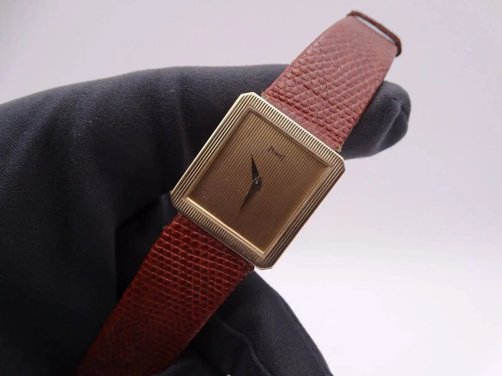 Piaget Classic 09772.JPG