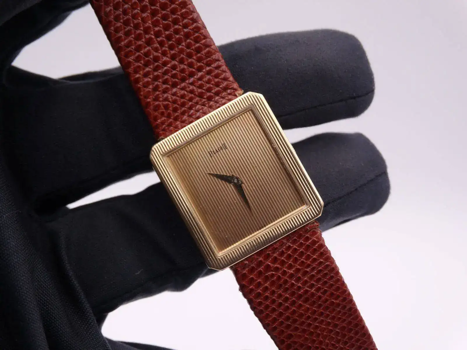 Piaget Classic 09787.JPG