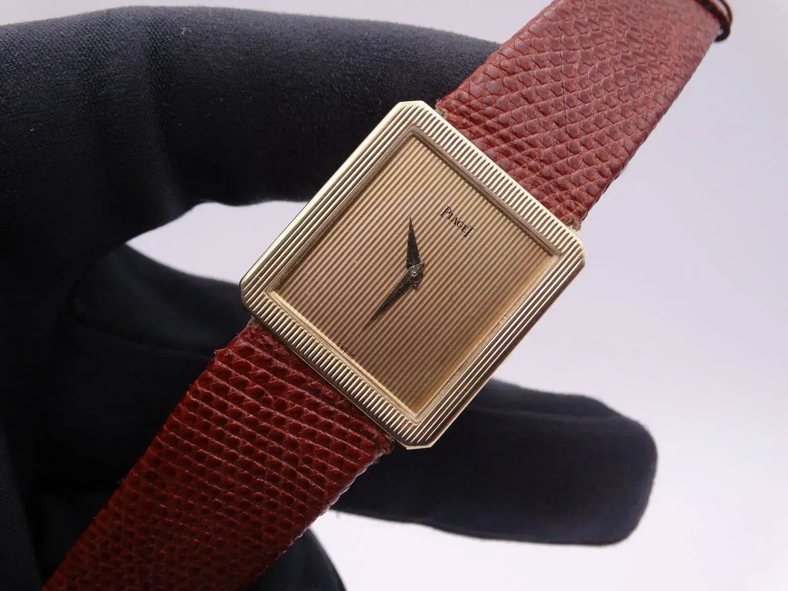 Piaget Classic 09788.JPG