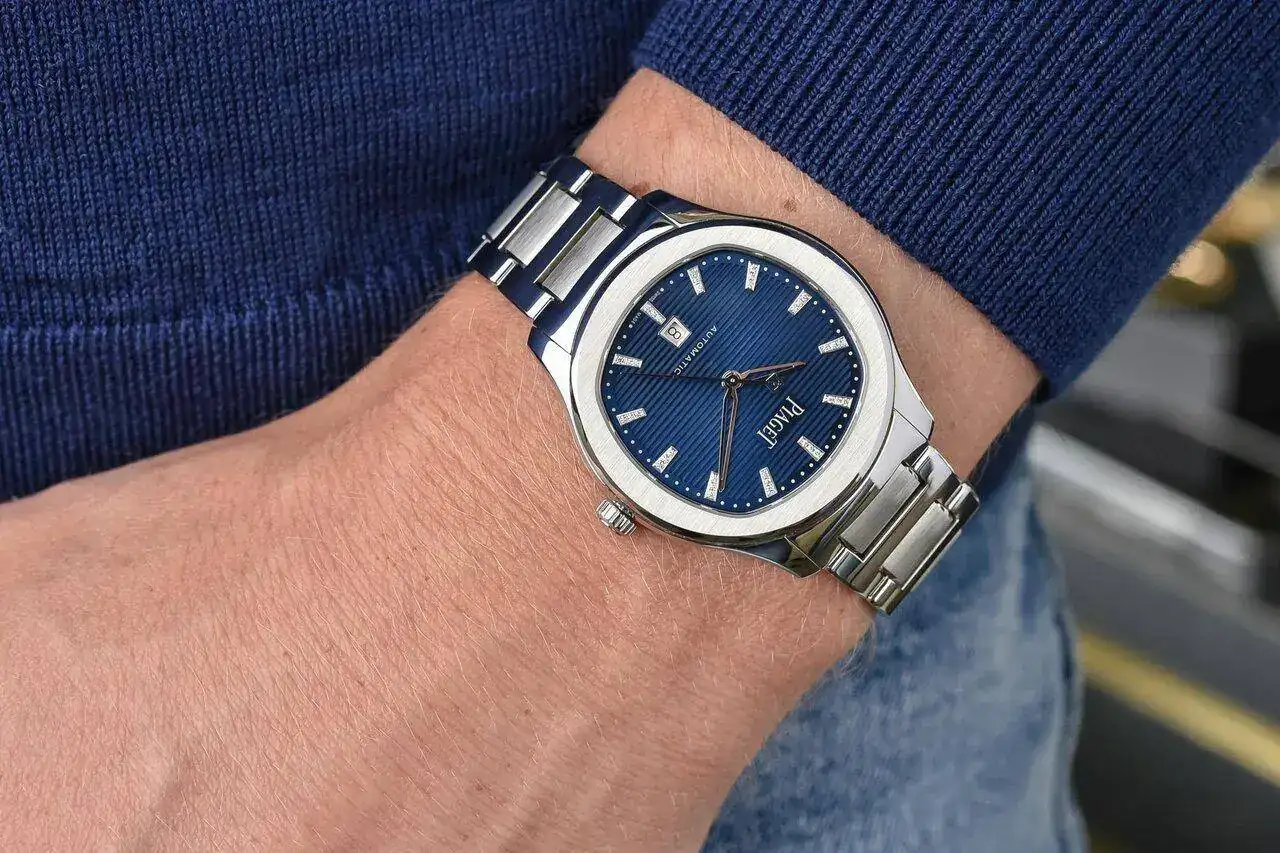 Piaget-Polo-Date-36mm-G0A46018-steel-blue-dial-1.webp