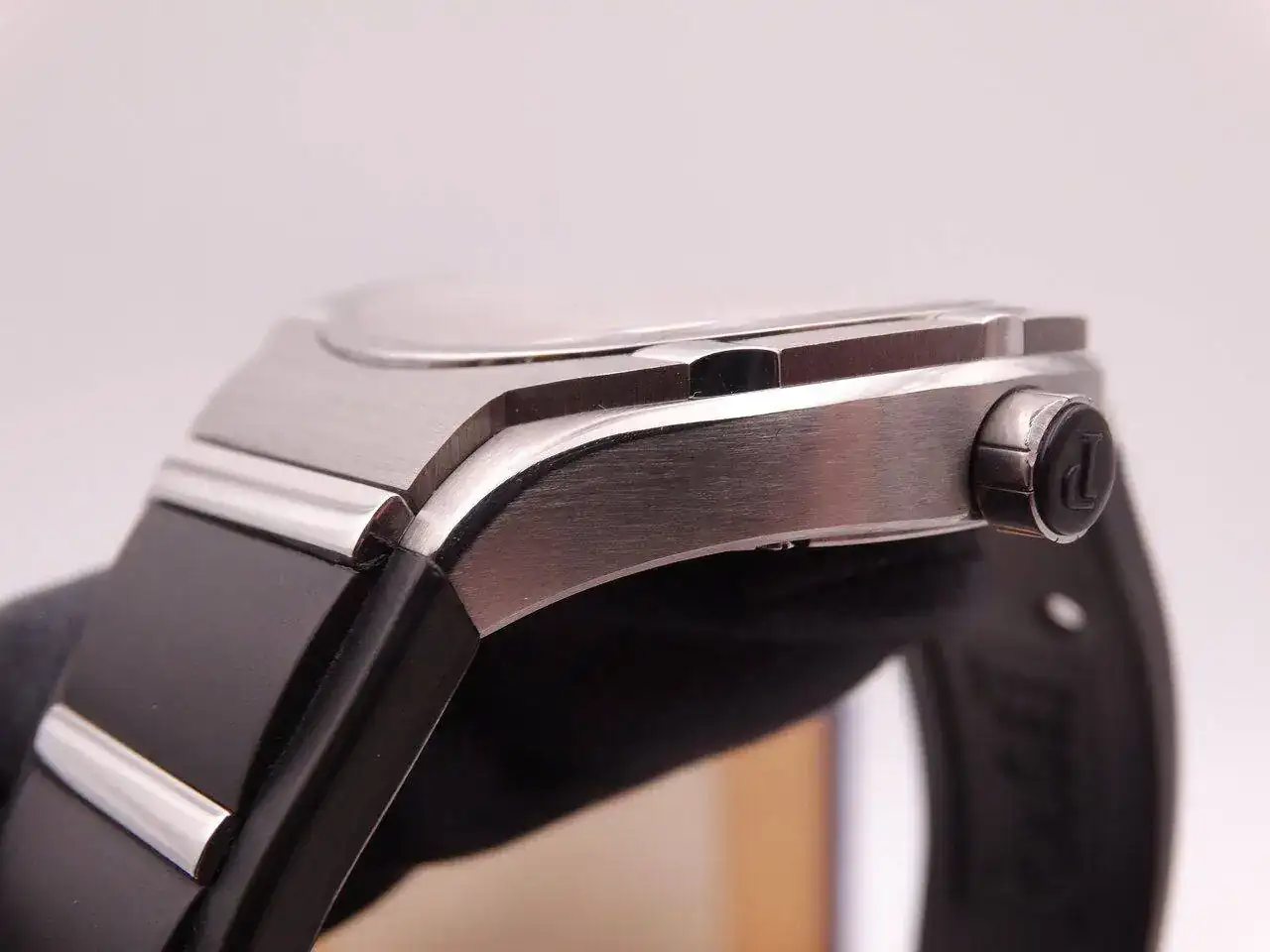 Piaget Polo FortyFive Titanium 01238.JPG