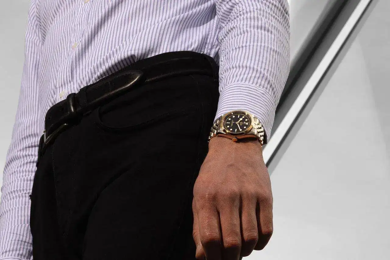 PICTURES-BLACK-BAY-31-36-39-41-S-G-Lifestyle-HR-TUDOR-2022-S38-0728_HR.jpg