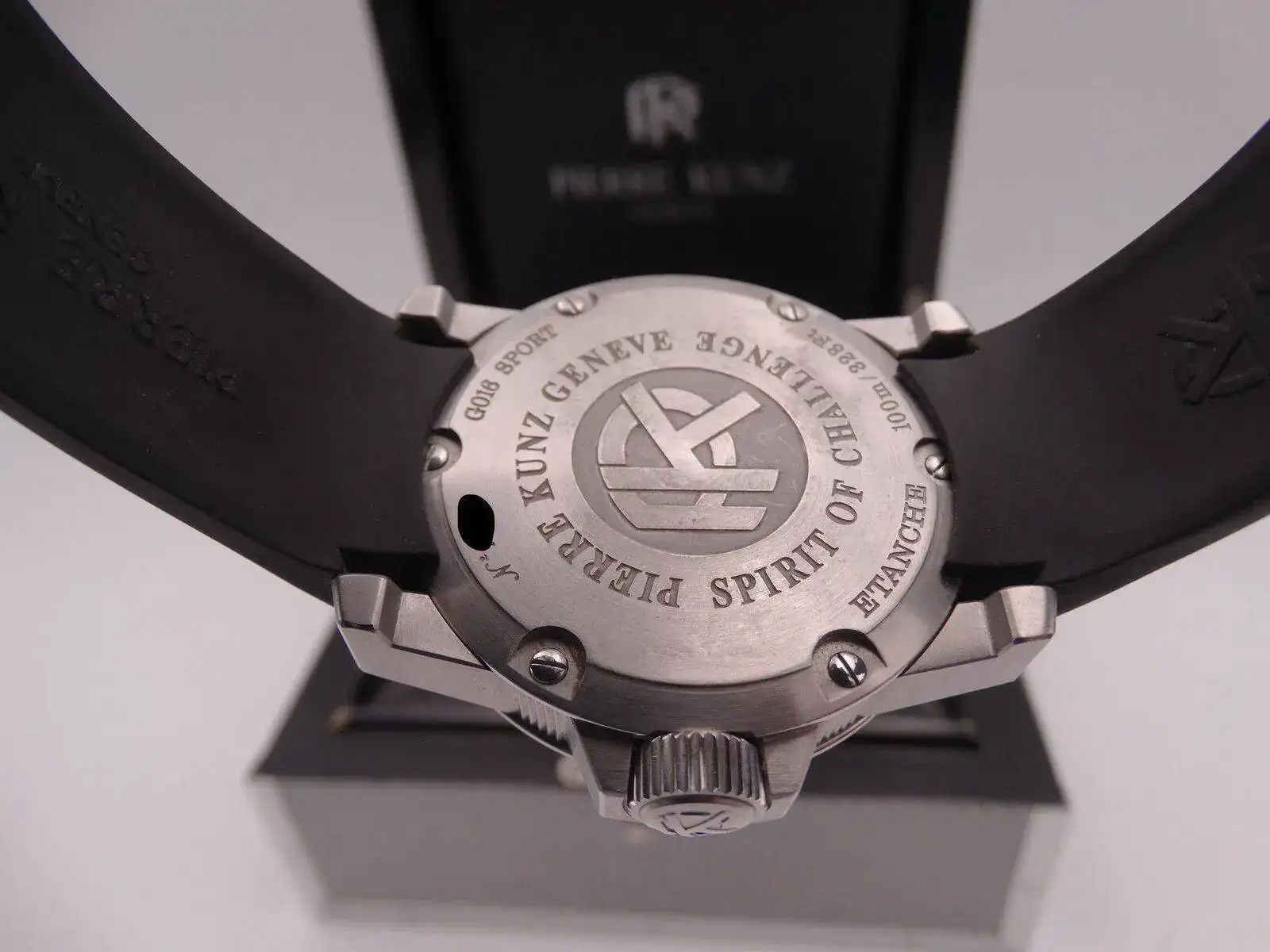 Pierre Kunz Spirit of Challenge Retrograde G018 Sport 6475 copia.webp