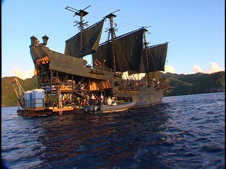 pirates_of_the_caribbean_the_black_pearl_barge.jpg