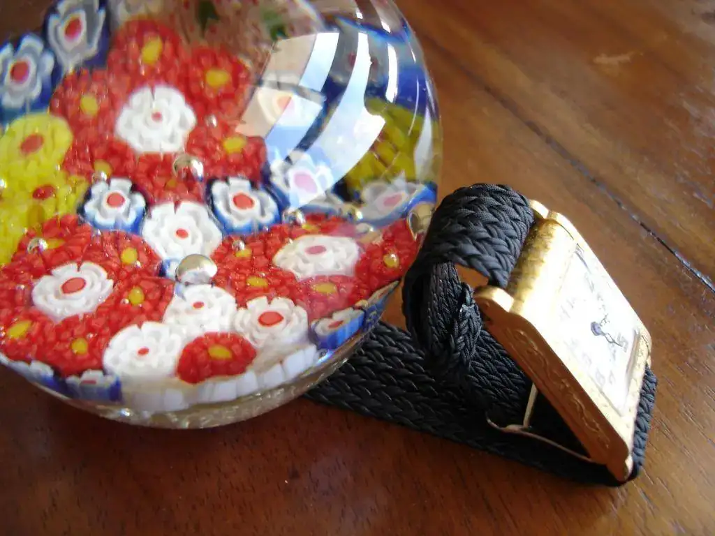 pisapapeles perfil.webp