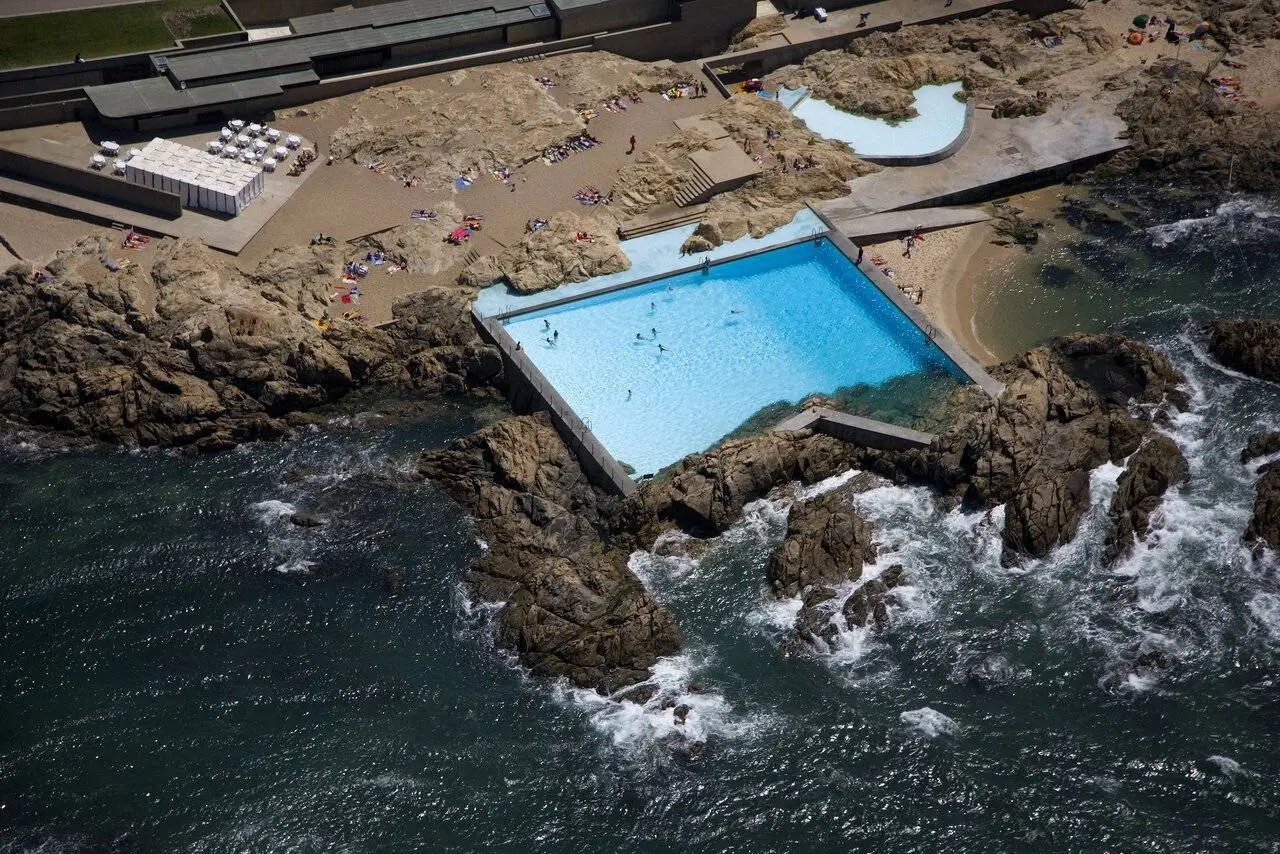 Piscina_Mares.jpg