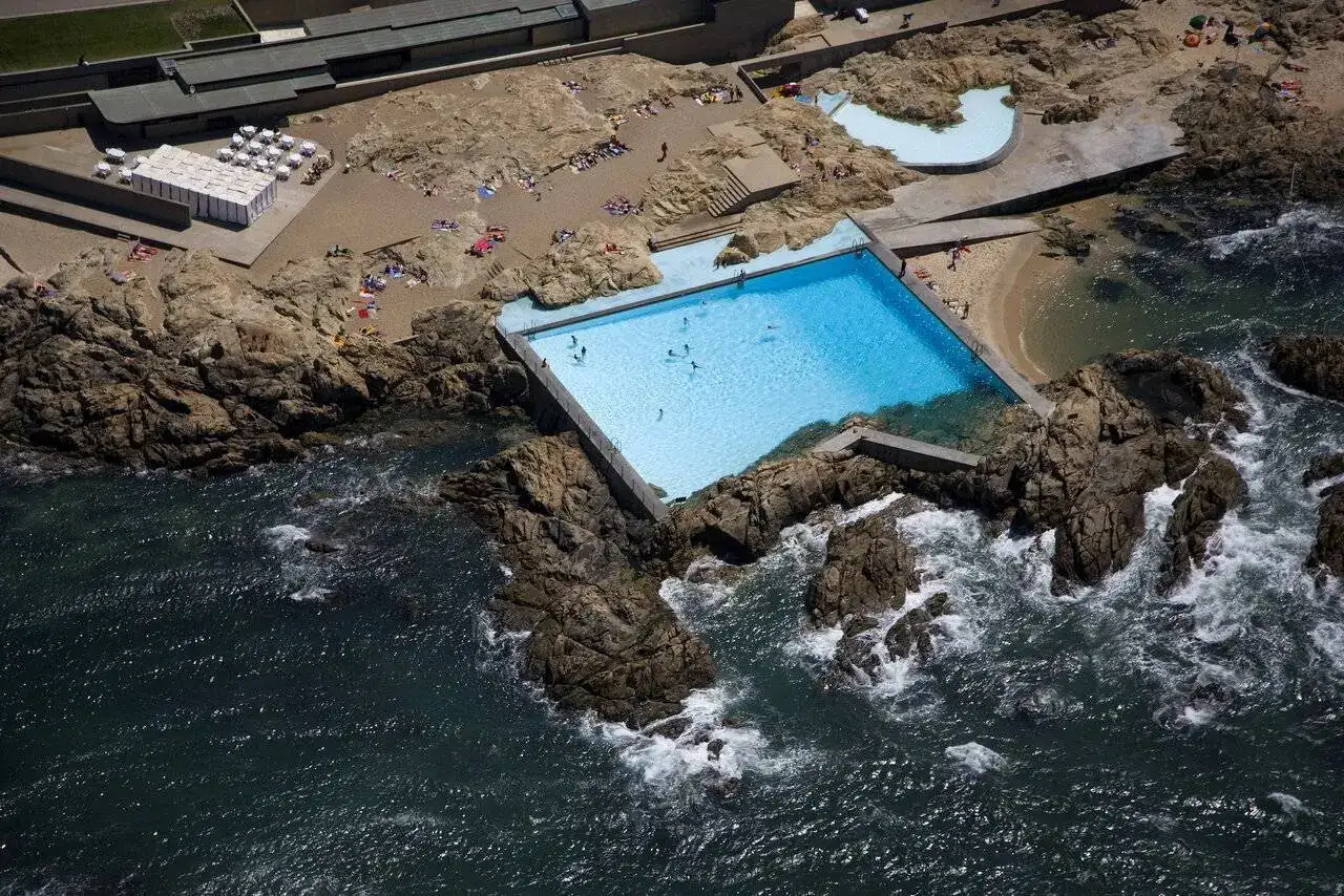 Piscina_Mares.jpg