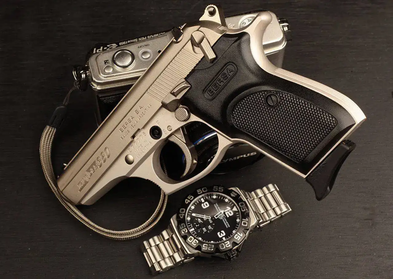 Pistols_Clock_Watch_453017.webp