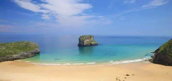 playa_de_la_ballota_llanes.webp