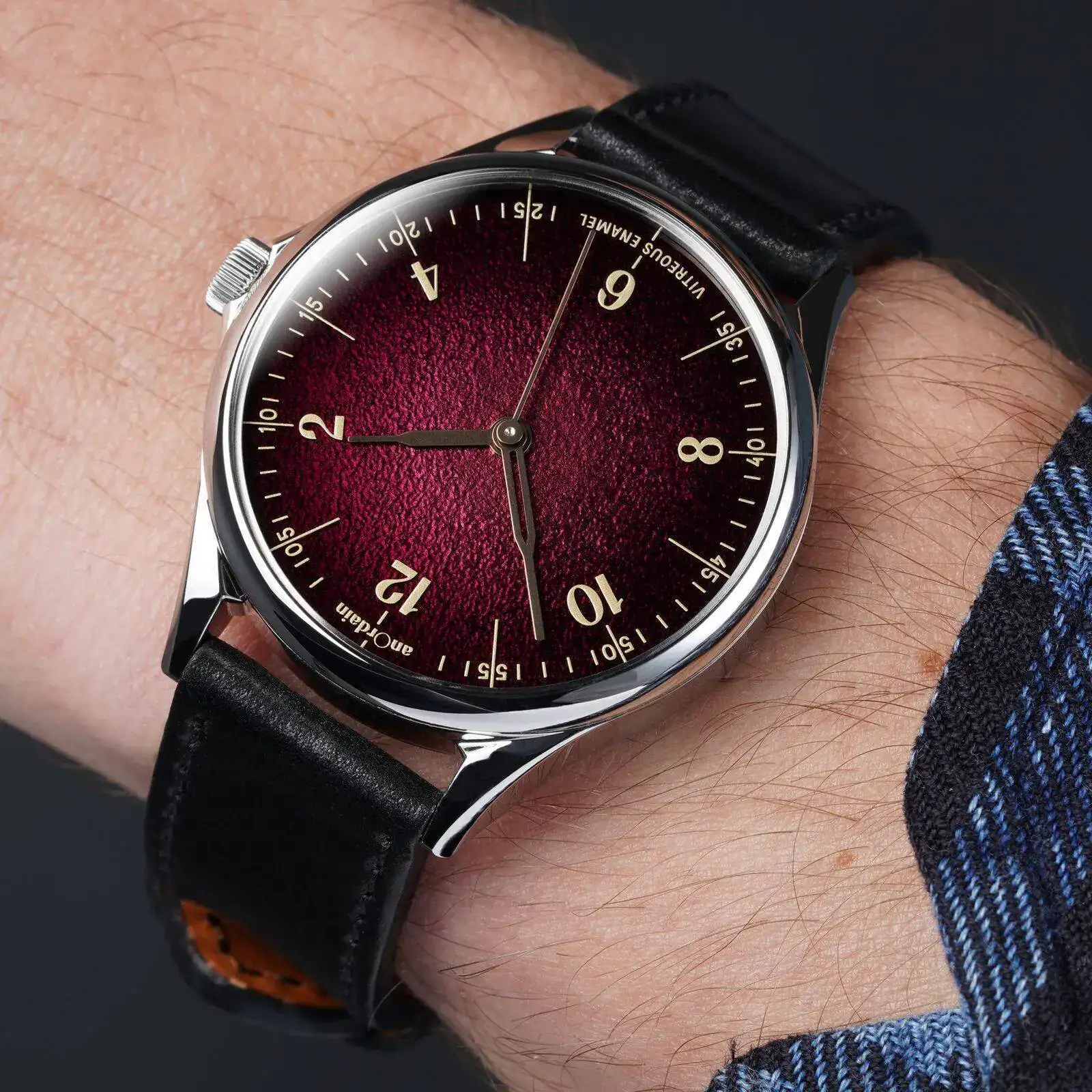 Plum-wrist-shot-square_2000x_0c4880fb-72d5-471f-8d6a-88ecd153e584_1600x.webp