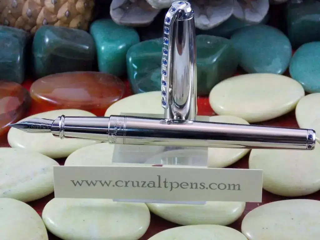 pluma aparte capuchón.webp