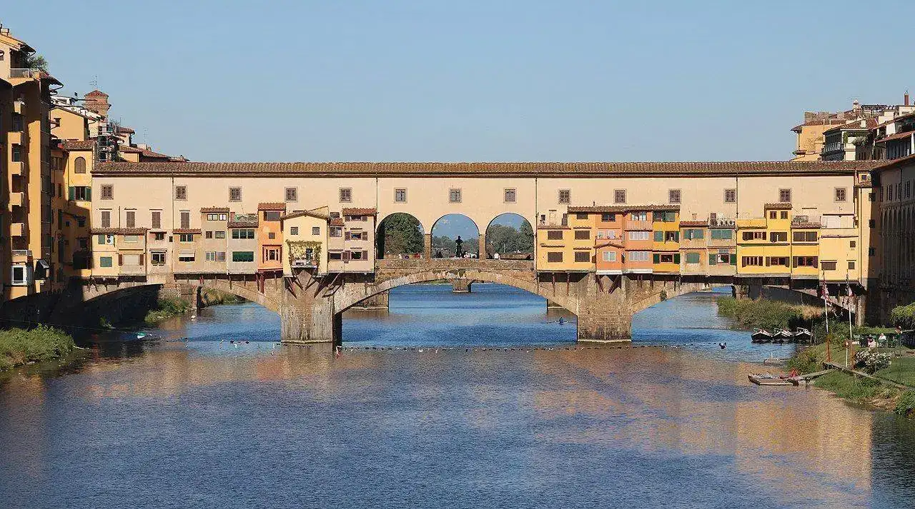Ponte_Vecchio_from_Ponte_alle_Grazie.webp