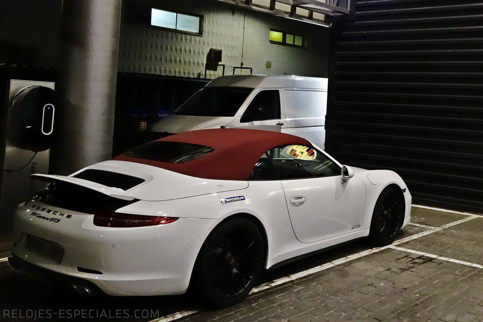 Porsche-911-GTS.jpg