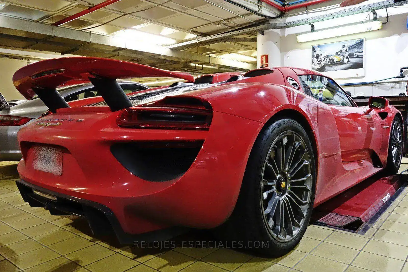 Porsche-918-spyder-1.webp