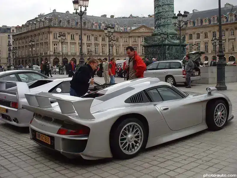porsche-gt1-2.webp