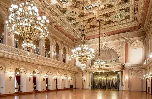 Praga_Palacio-Zofin_3.webp