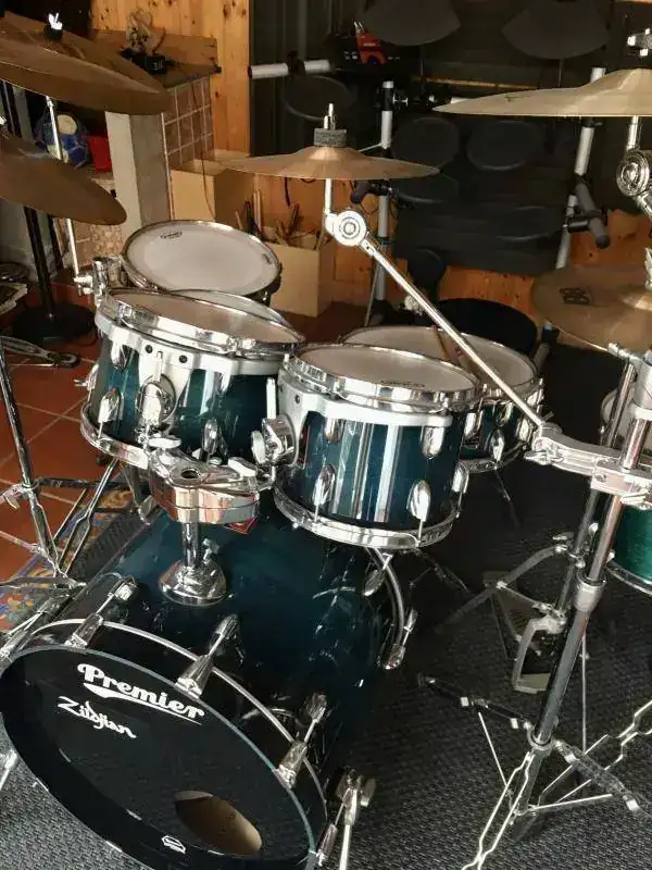 PREMIER VERTICAL.webp