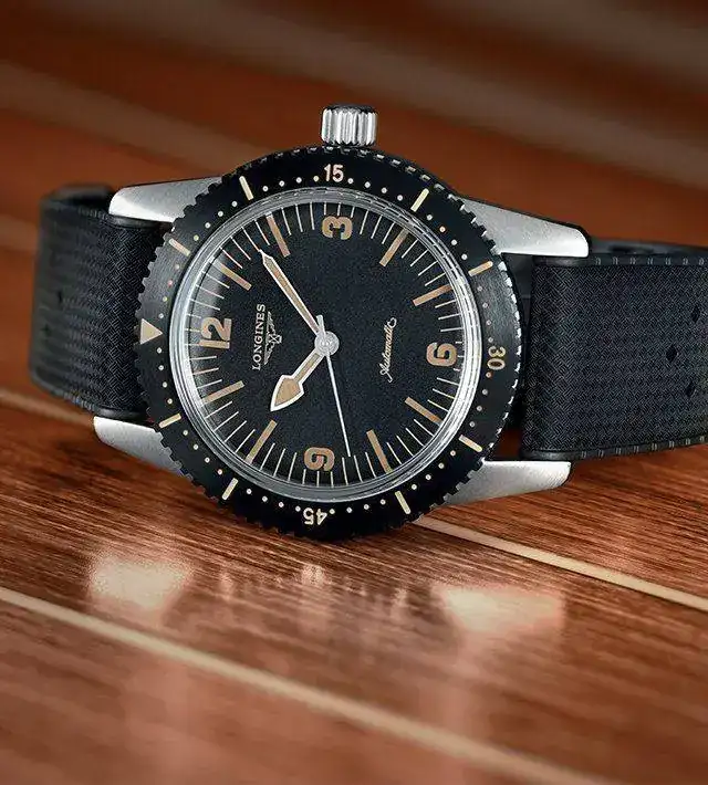 product-slider-longines-skin-diver-1075x1004-01.webp