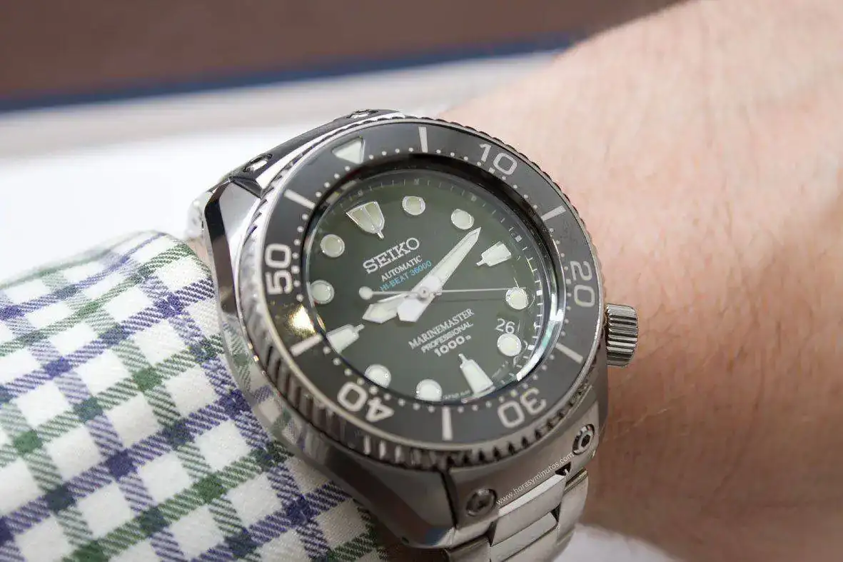 -Professional-Divers-1000m-Hi-Beat-5-Horasyminutos.webp