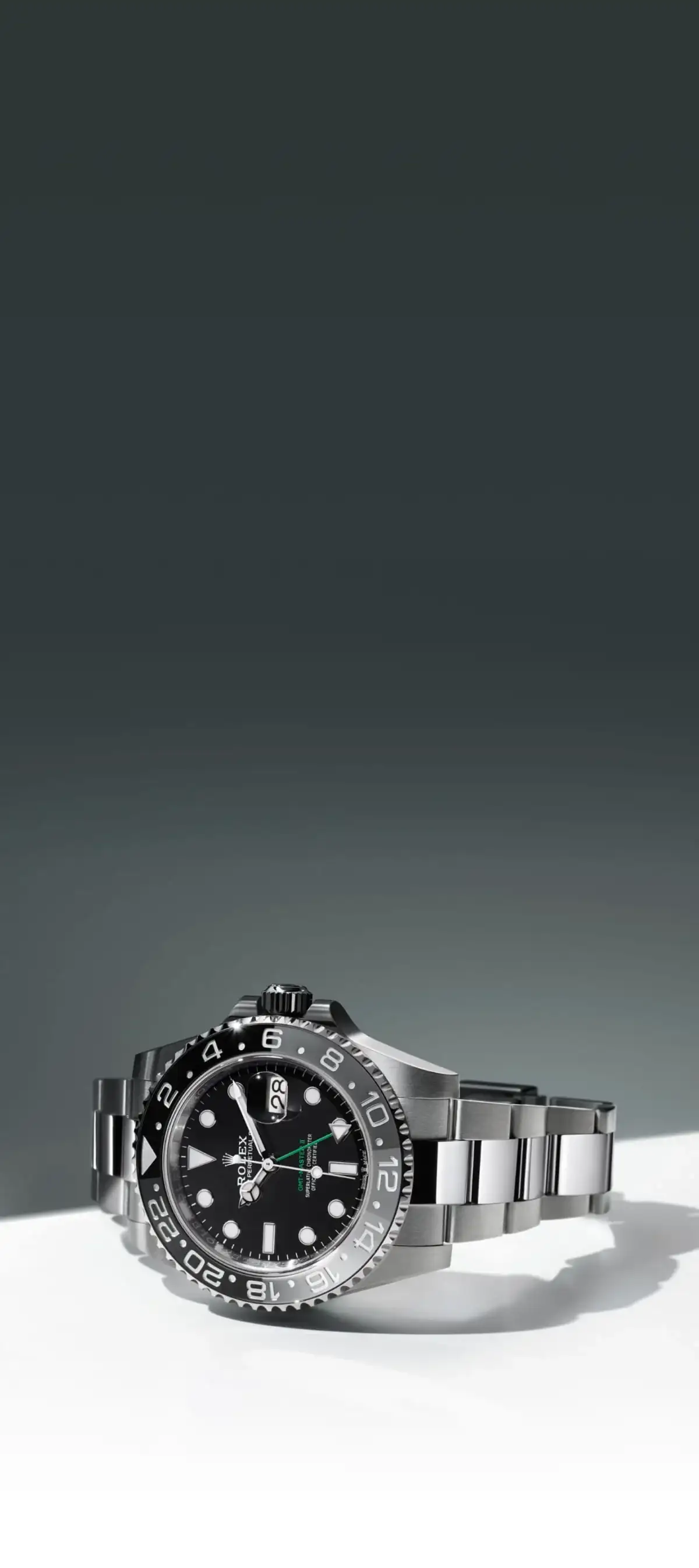 professional-watches-gmt-master-ii-robustness-M126710GRNR-0003_2403jva_002-portrait.webp