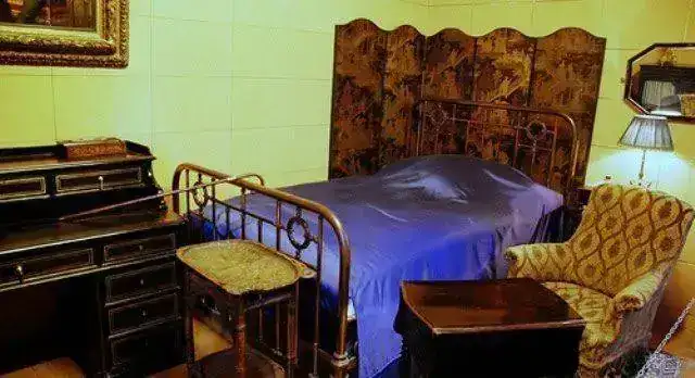 proustBedroomCarnavalet.webp