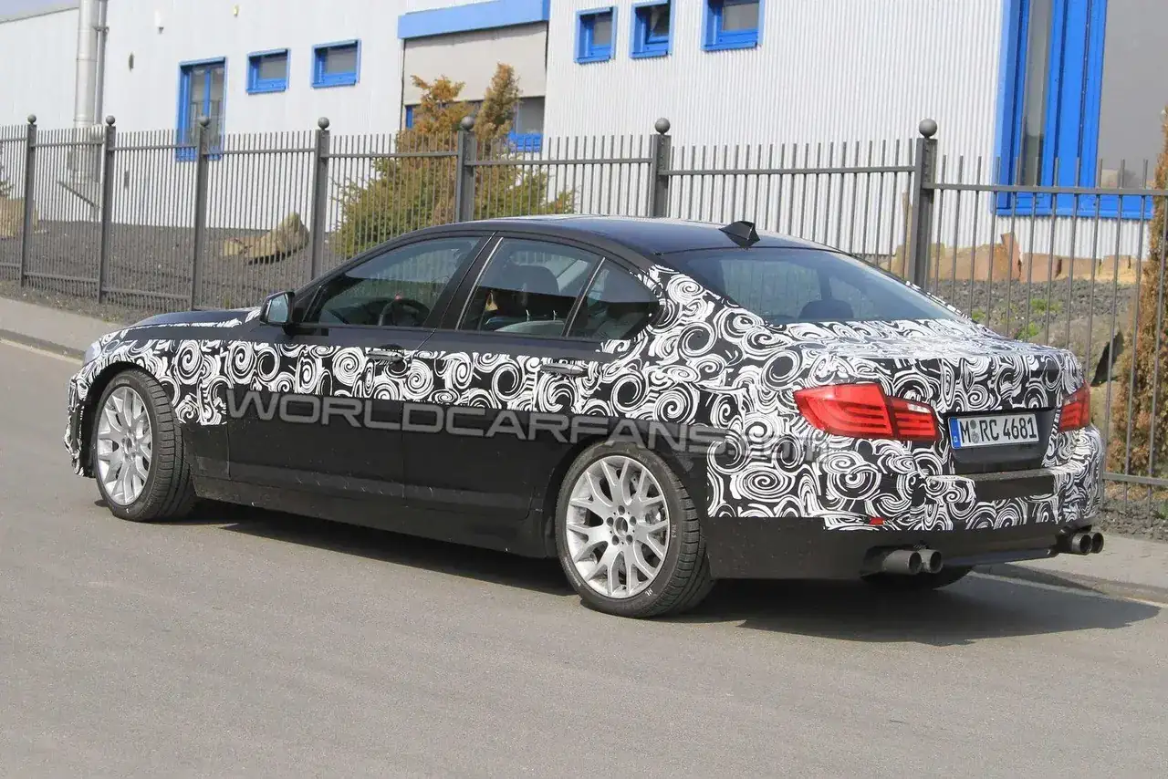 pyshot-encore-la-BMW-M5-F10-moins-maquillee-177628.webp