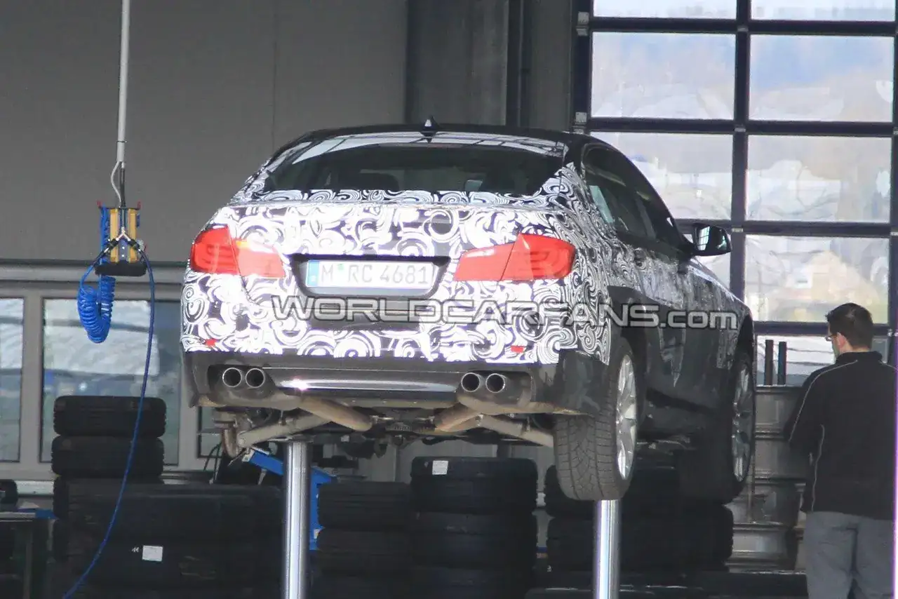 pyshot-encore-la-BMW-M5-F10-moins-maquillee-177632.webp