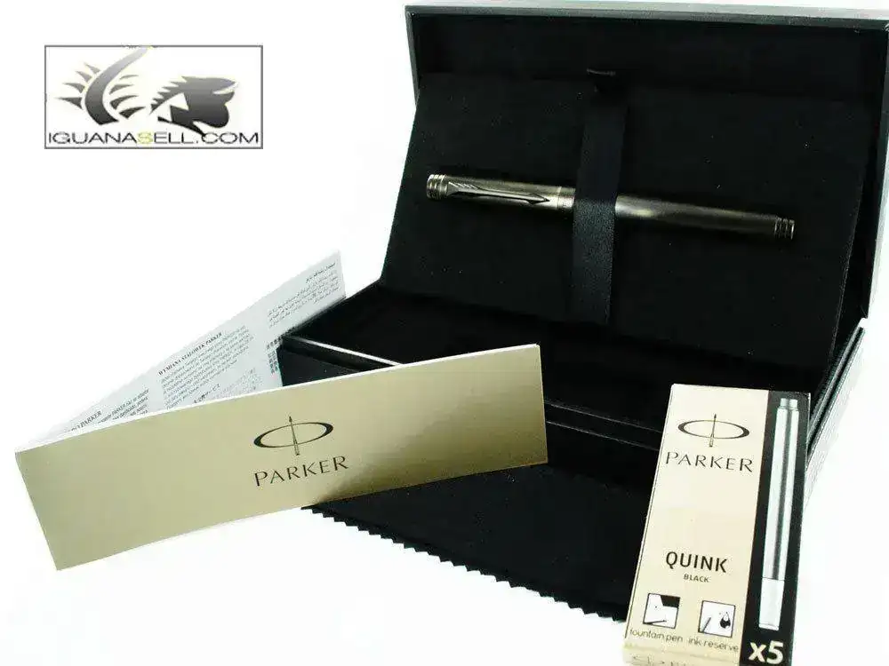 r-Black-Edition-Fountain-Pen-Gold-Nib-F-S0930500-9.webp