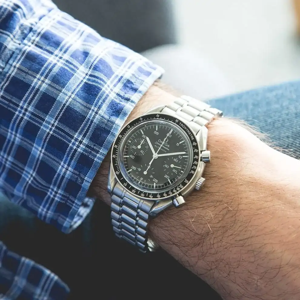 r-Reduced-Bracelet-Metal-Omega-Wristshot-2-990x990.webp