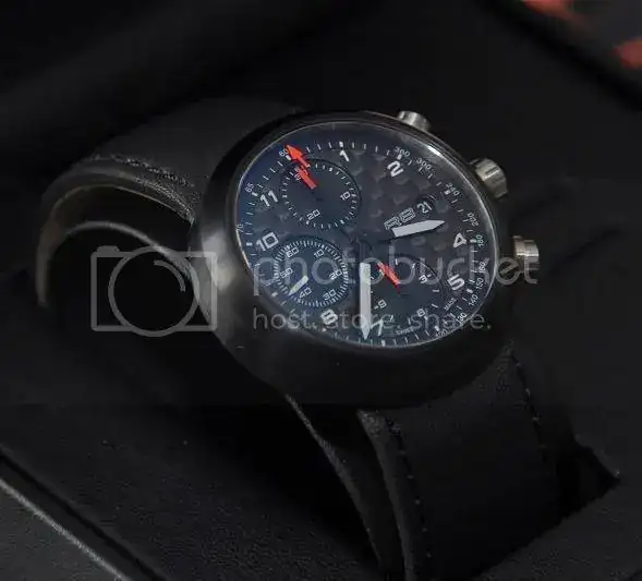 r8chrono2.webp