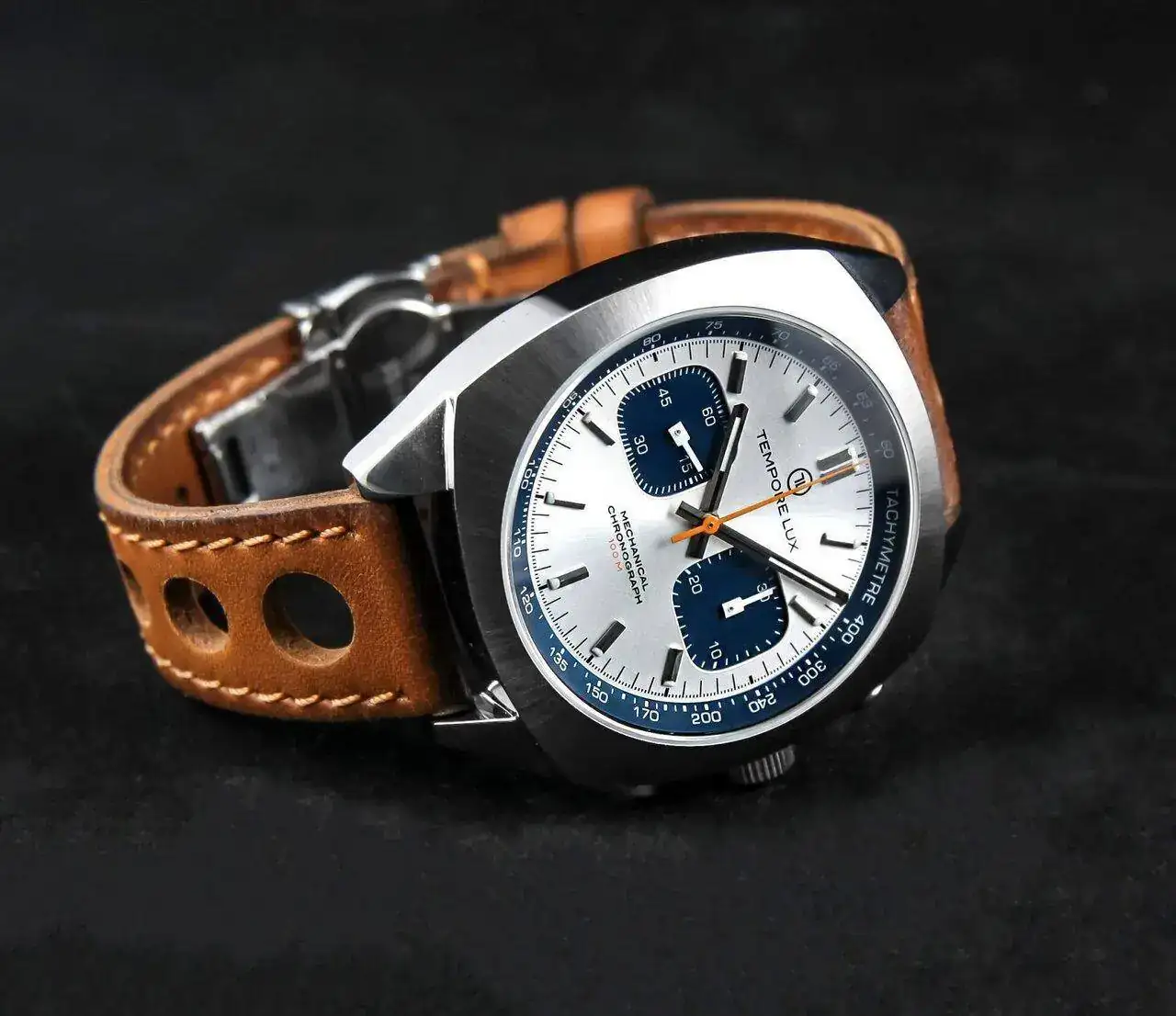 RACING-ONE-CHRONO-MECHANICAL-04-SILVERBLACK-II.jpg