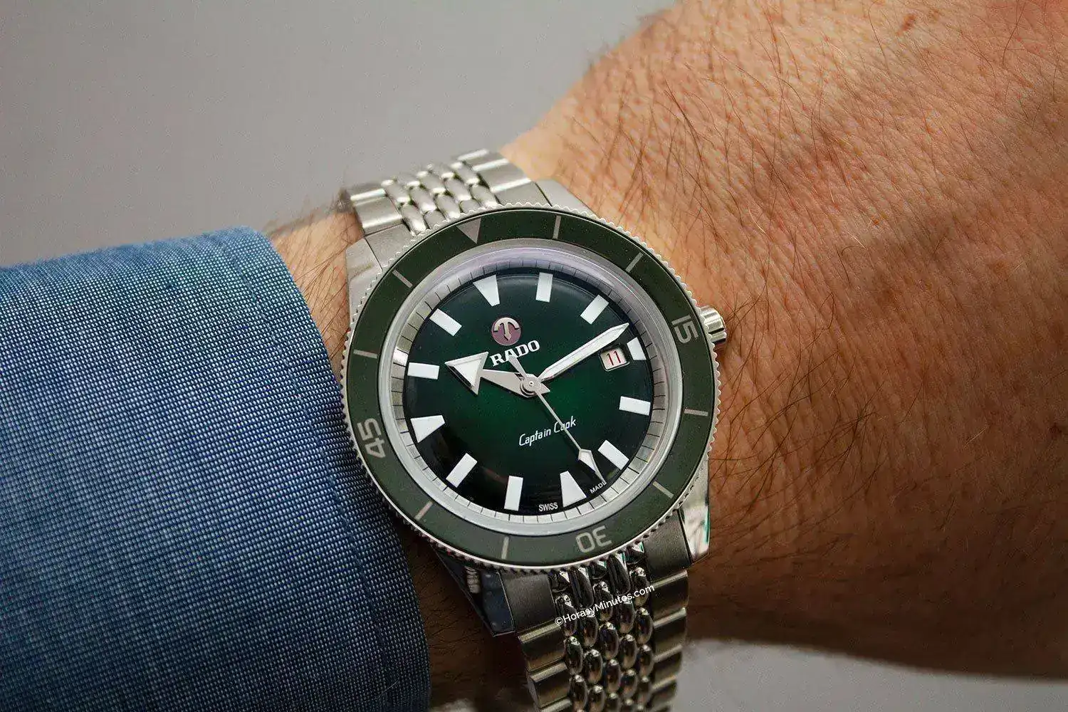 Rado-Captain-Cook-Automatic-42-mm-11-Horas-y-Minutos.webp
