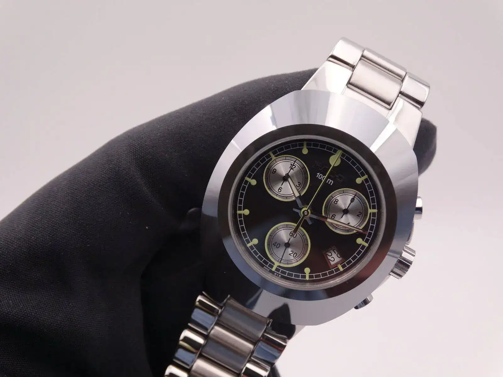 rado chronograph quartz 9444.webp