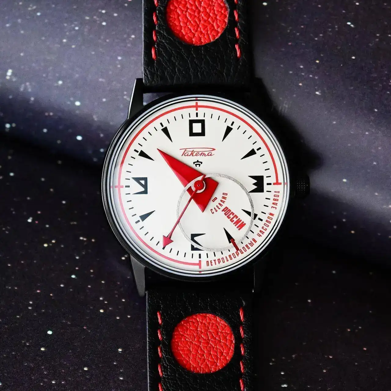 Raketa-Avant-Garde-Limited-Edition-0279-Art-in-Motion-review-15.webp