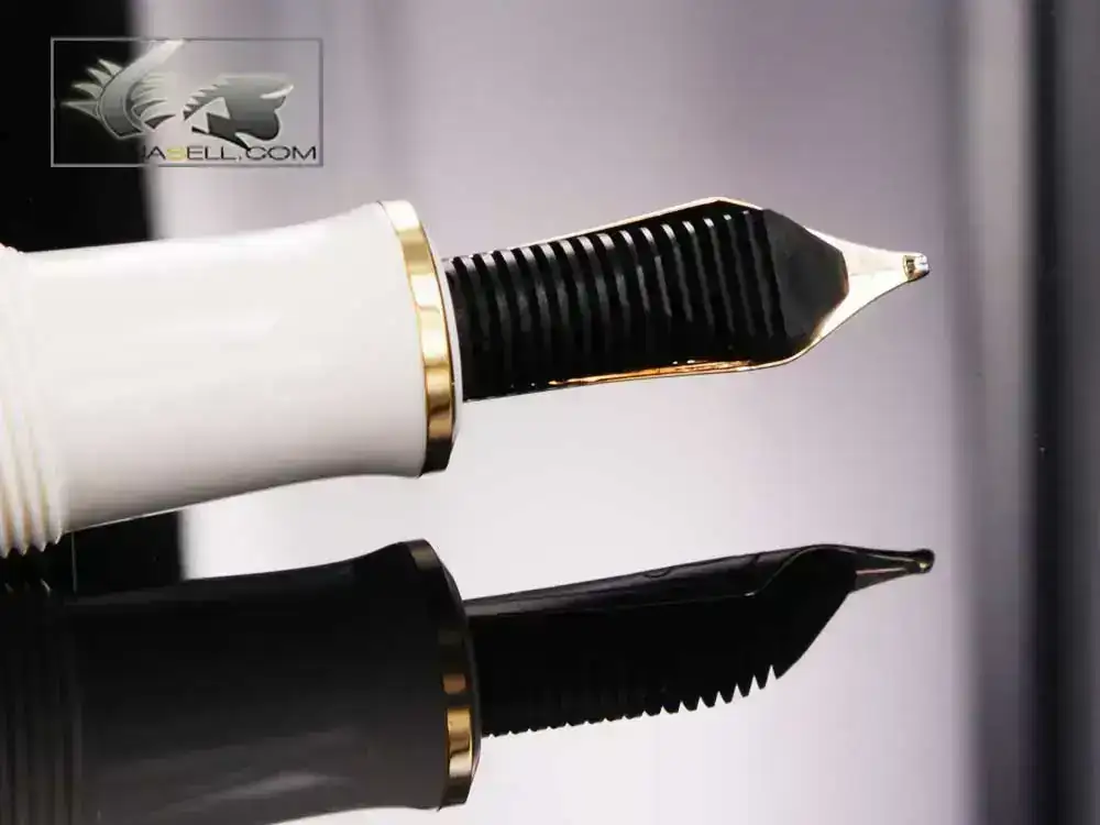 ran-Fountain-Pen-M600-Tortoiseshell-White-908848-5.webp