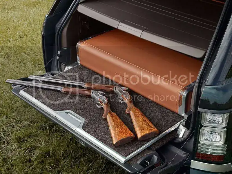 Range-Rover-Guns-at-Back-2015.webp