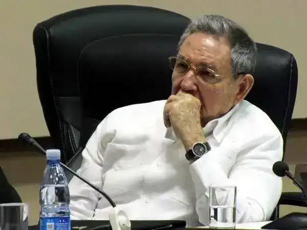 raul-castro-clausura-8-congreso-uneac-foto-abel-rojas-barallobre.webp