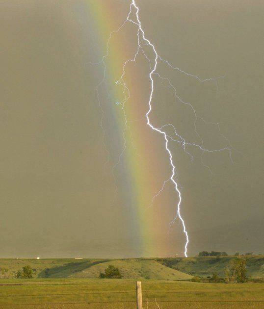 Rayo y arcoiris.jpg