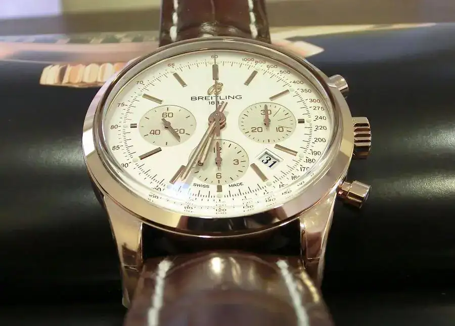 RB015212G178_breitling_transocean_chronolog_03.webp